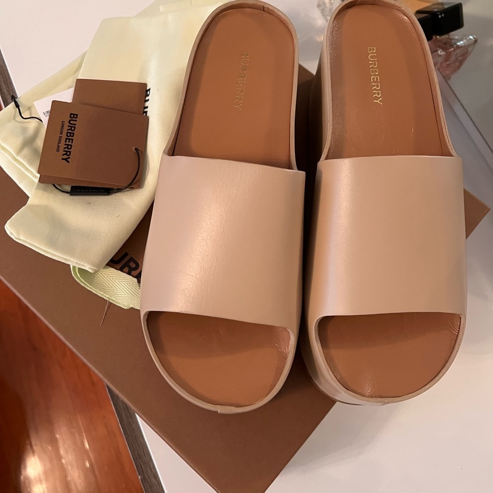 Burberry sandals - Picture 7 of 8